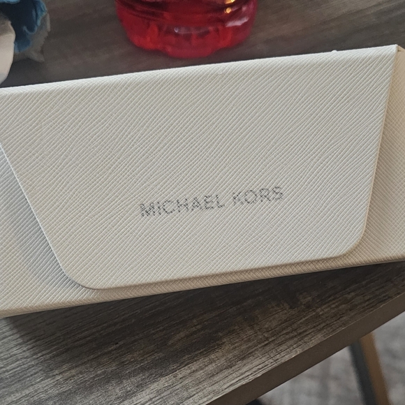 Michael Kors Juneau Sunglasses - Picture 2 of 6